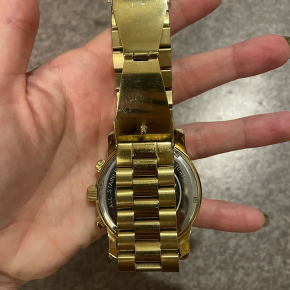 Michael Kors Oversized Runway watch - Picture 2 of 4